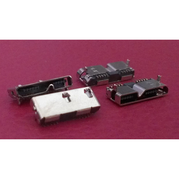 Connecteur micro USB B 3.0 femelle a souder (fixation 2 points 90° intérieur ) sans lévres d'entrée