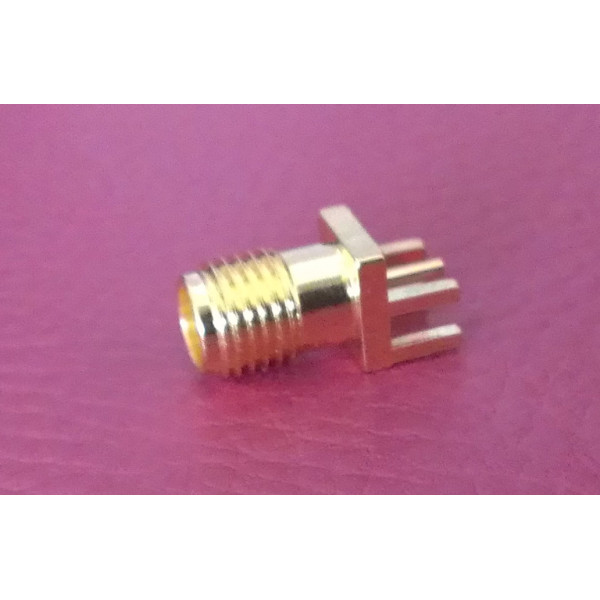 Connecteur SMA femelle droit (4 broches de fixation)