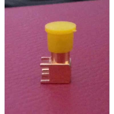 Connecteur SMA femelle 90 Degrées (4 broches de fixation)