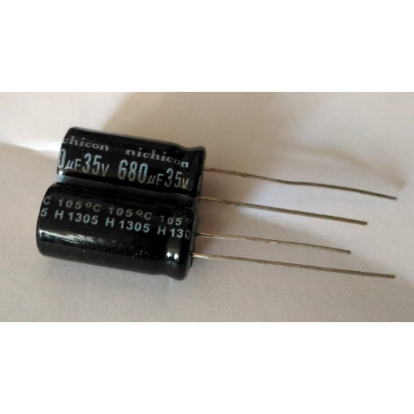 680uf 35v 680 µF Radial d:10mm h:20mm Nichicon