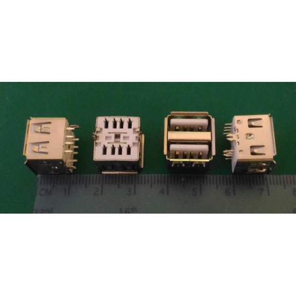 Connecteur USB A Double connection court 8 broches pour USB et 2 Pattes pour fixation sur CI