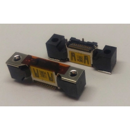 Connecteur HDMI femelle corps exterieur en plastique avec deux trous pour vis
