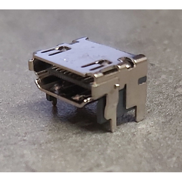 Connecteur HDMI femelle surélèvé 4 points de fixation SMT