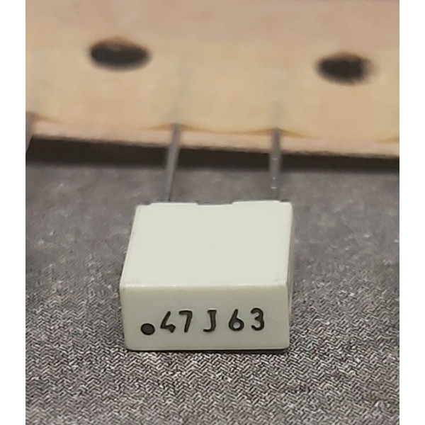 Condensateur LCC 470nF 63v 474J polyester 5%