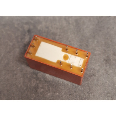 Relais RT424F12 Schrack 12VDC 9 broches