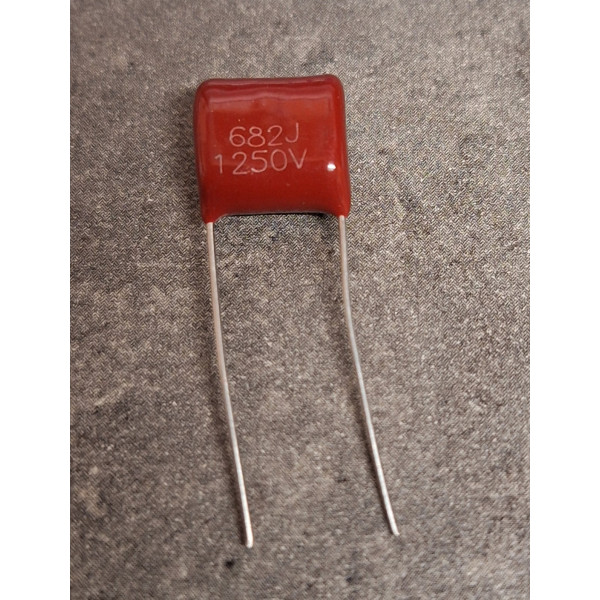 Condensateur CBB 1250V 0,0068uF 6,8nF 682j 5% empattement 10mm