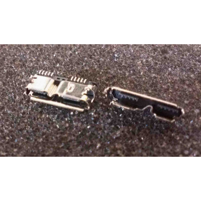 Connecteur micro USB B 3.0 femelle a souder (fixation 2 points 90°)