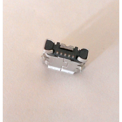 Connecteur micro USB B femelle a souder (fixation 2 points 90°)(5 pattes courtes pour l'USB) modéle 3